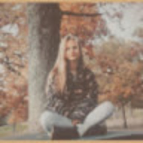 Meet your Posher, Linnea - Picture 1 of 1